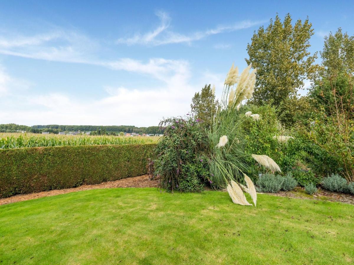 Stunning Holiday Home In Oombergen With Terrace And Garden Zottegem Exterior photo