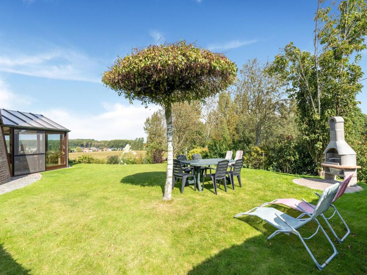 Stunning Holiday Home In Oombergen With Terrace And Garden Zottegem Exterior photo