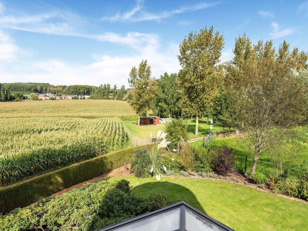 Stunning Holiday Home In Oombergen With Terrace And Garden Zottegem Exterior photo